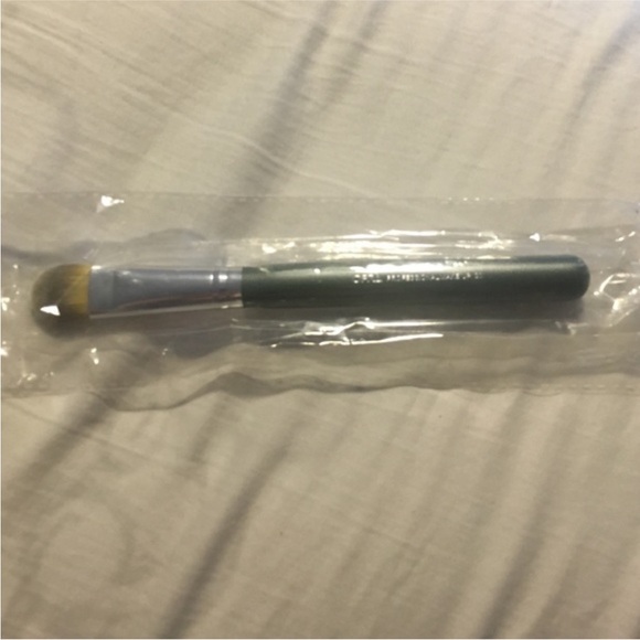 NEW Luxie Beauty brushes and New in package Ofra professional make up brush 20. - Picture 8 of 9